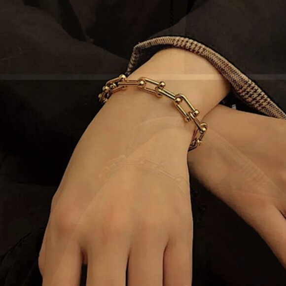 18K GOLD PLATED U SHAPED NECKLACE BRACELET EARRING RING SET - Picture 5 of 10